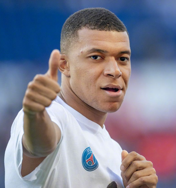 巴黎圣日耳曼大胜后展望欧冠：恩里克谈球员表现与青训策略