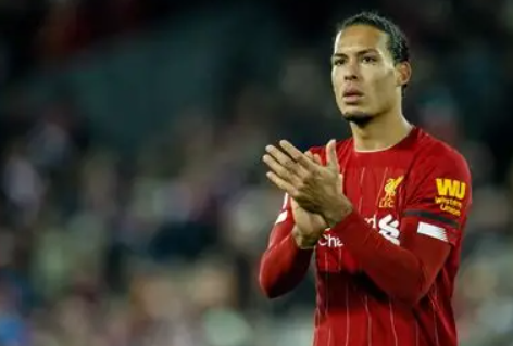 范戴克回应鲁尼批评引热议,希勒剖析利物浦困境与应对之道