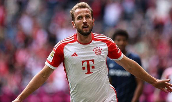 拜仁大胜霍芬海姆，凯恩点射铸就双里程碑