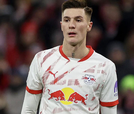 曼联客场奏凯：舍什科新年火力全