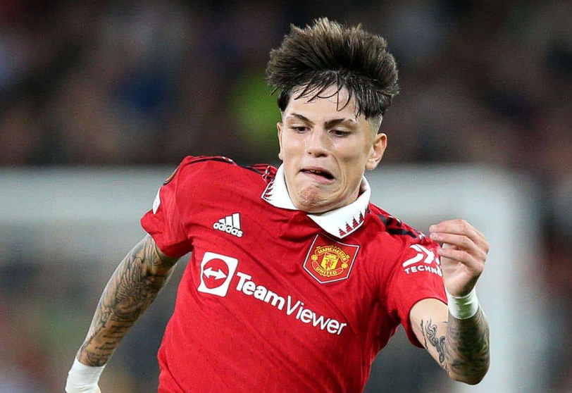 切尔西胜维拉后，加纳乔盛赞队友若昂&middot;佩德罗